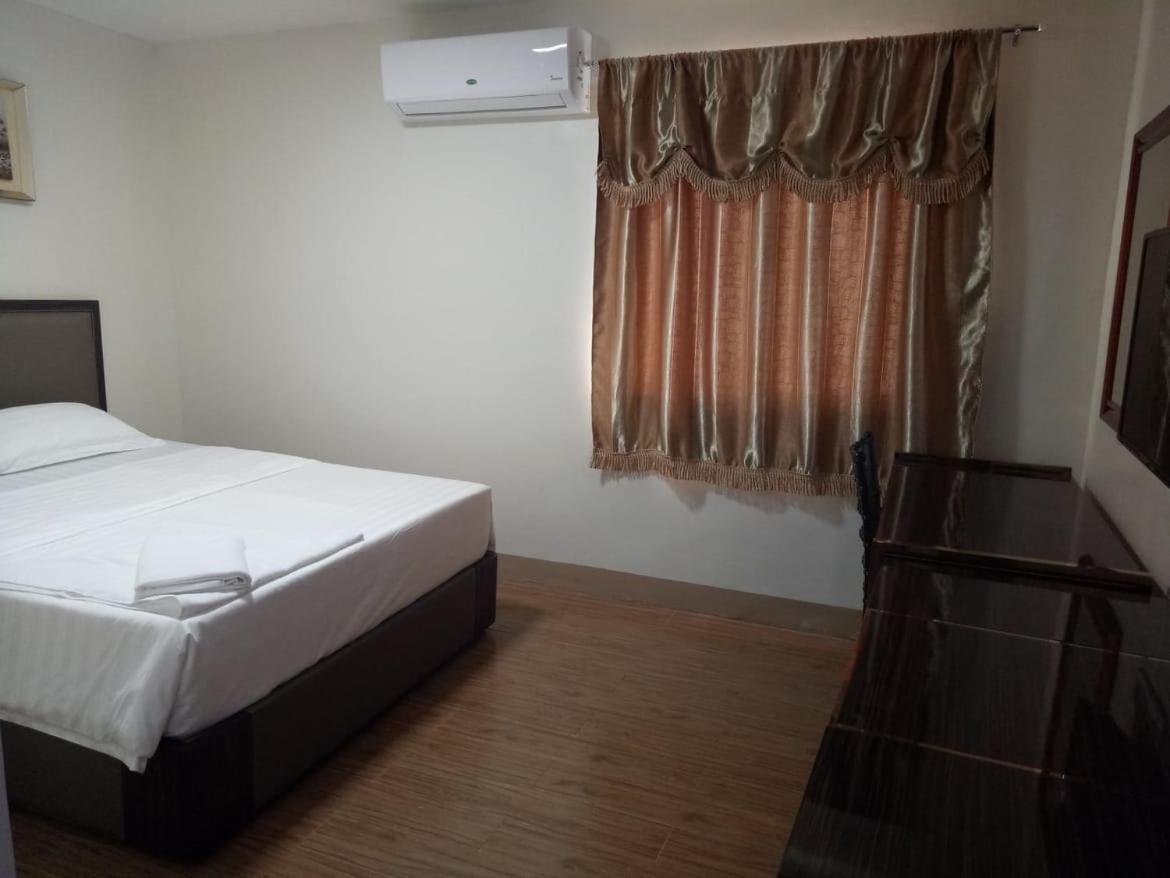 Meaco Royal Hotel - Batangas City Экстерьер фото