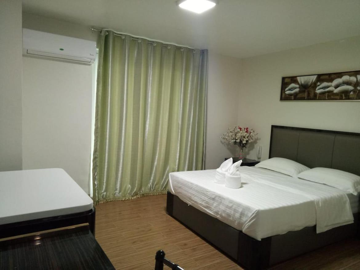 Meaco Royal Hotel - Batangas City Экстерьер фото